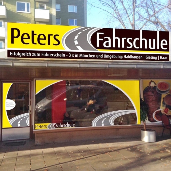 Wann und wo? Öffnungszeiten der Filialen von Peters Fahrschule